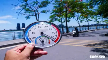 ستبقى شمال فيتنام حارة بشكل خانق حيث ستصل درجات الحرارة إلى 40 درجة مئوية لمدة يومين آخرين، يليها هطول أمطار.